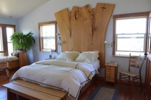 Reclaimed Slab Wood: A Bed To Really Help You Sleep At Night