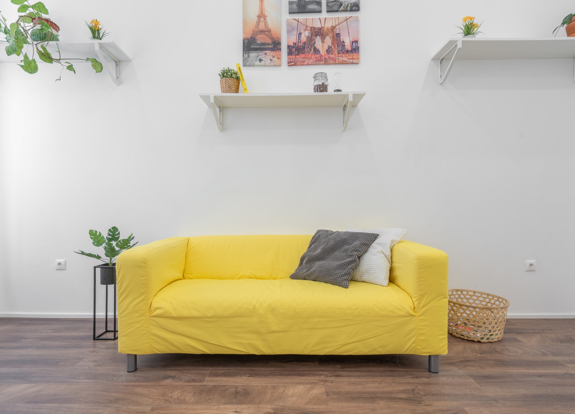 yellow-sofa-living-room